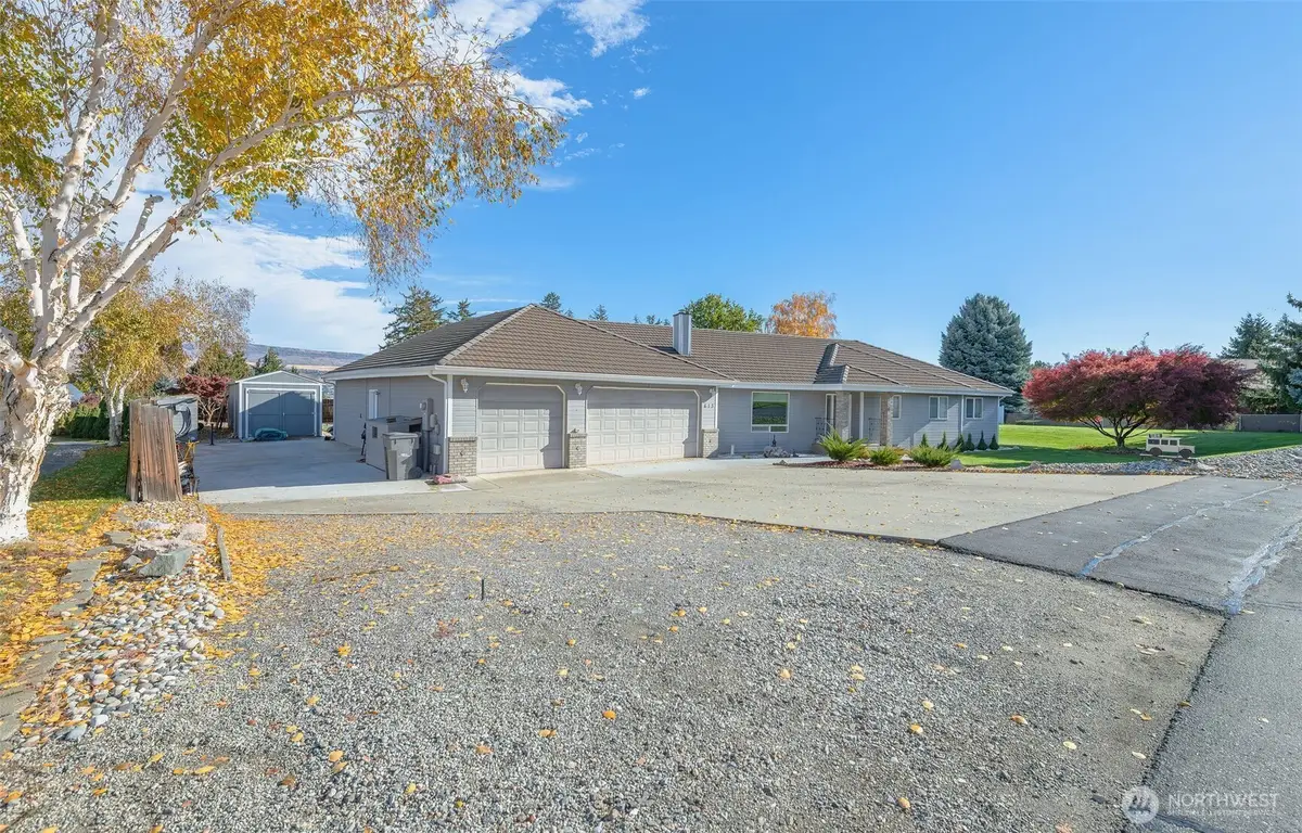 613 Meadow Drive, Wenatchee, WA 98801 - Image #1