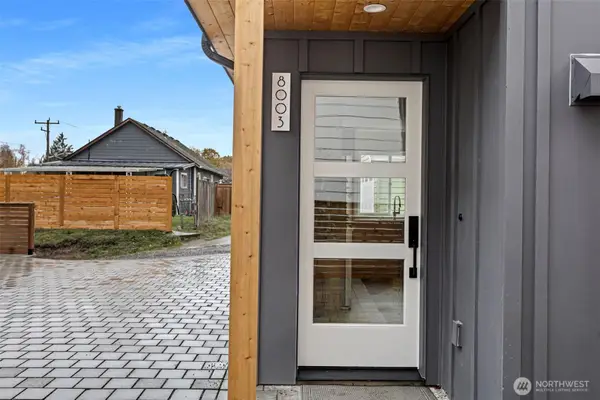 8003 25th Avenue Nw, Seattle, WA 98117