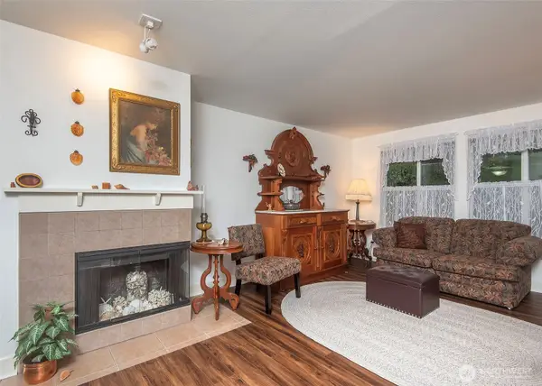 300 130th #4104, Seattle, WA 98133