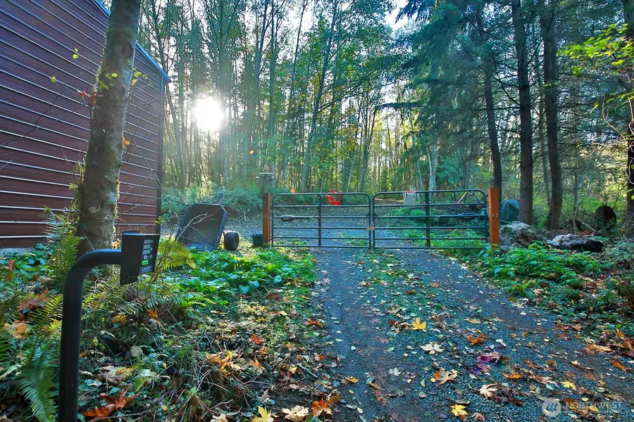 6903 Heggenes Road, Clinton, WA 98236 - Image #3