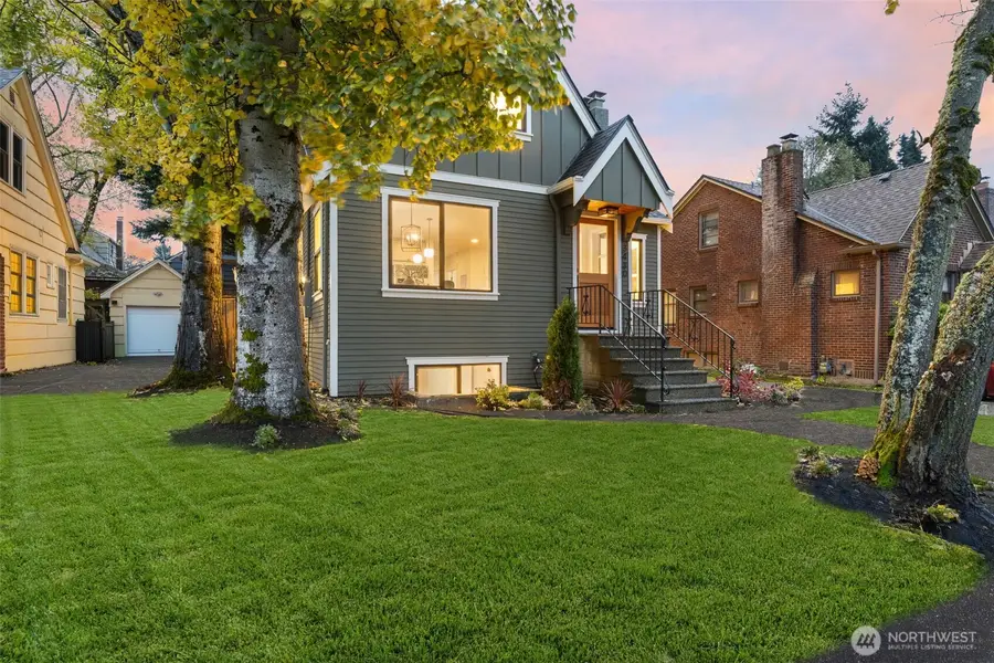 3430 42nd Avenue Sw, Seattle, WA 98116 - Image #2