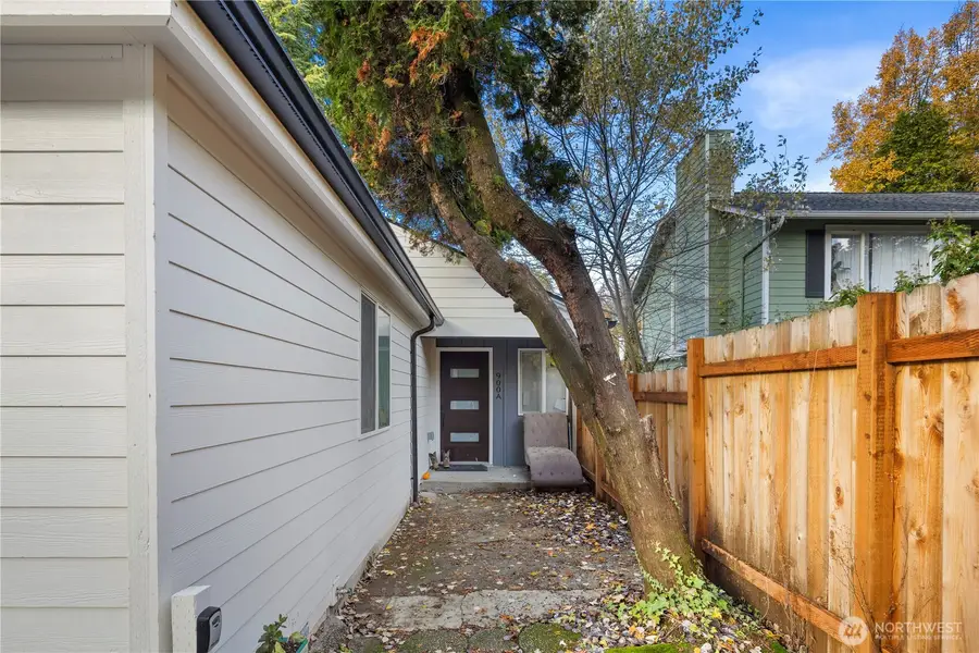 900 NE 105th St, Seattle, WA 98125 - Image #2
