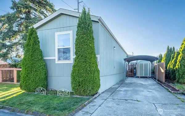 225 NE Ernst #25, Oak Harbor, WA 98277