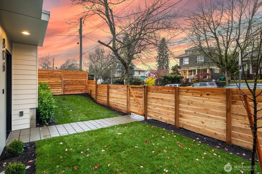 806 34th Avenue, Seattle, WA 98122 - Image #2
