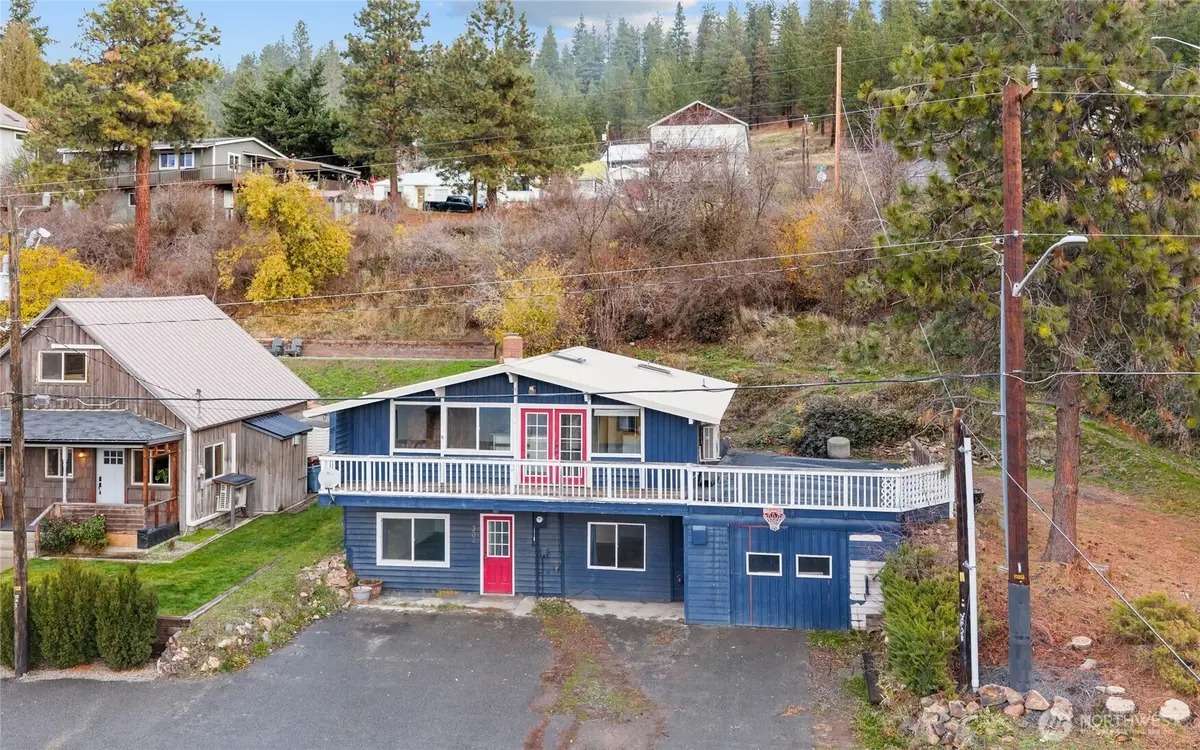 302 W 4th Street, Cle Elum, WA 98922 - Image #1