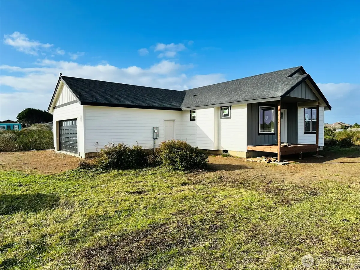 400 Malibu Street Sw, Ocean Shores, WA 98569 - Image #1