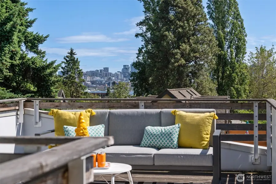 3642 Interlake Avenue N, Seattle, WA 98103 - Image #3