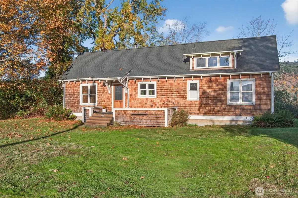 357 E Birnie Slough Road, Cathlamet, WA 98612 - Image #1