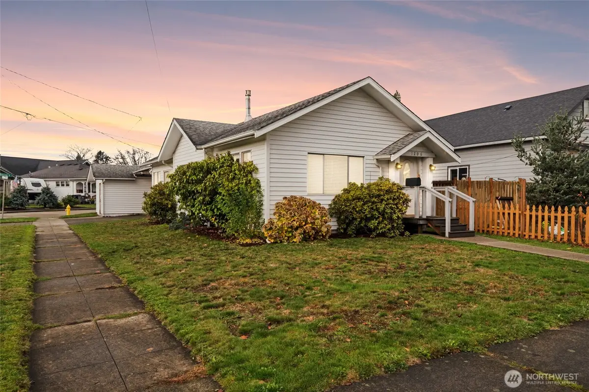 1206 Porter Street, Enumclaw, WA 98022 - Image #1