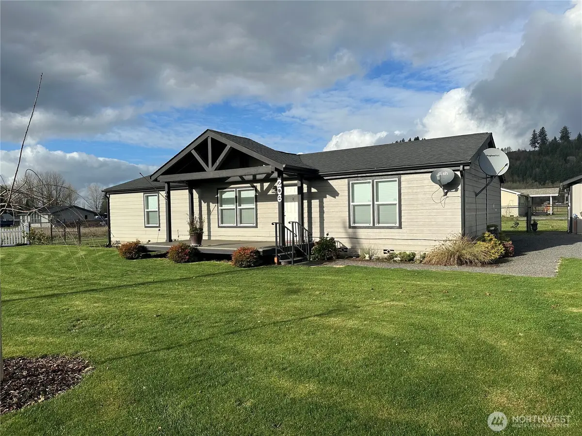 206 Mossyrock Road W, Mossyrock, WA 98564 - Image #1