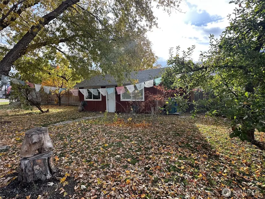 426 E Wapato Avenue, Chelan, WA 98816 - Image #2