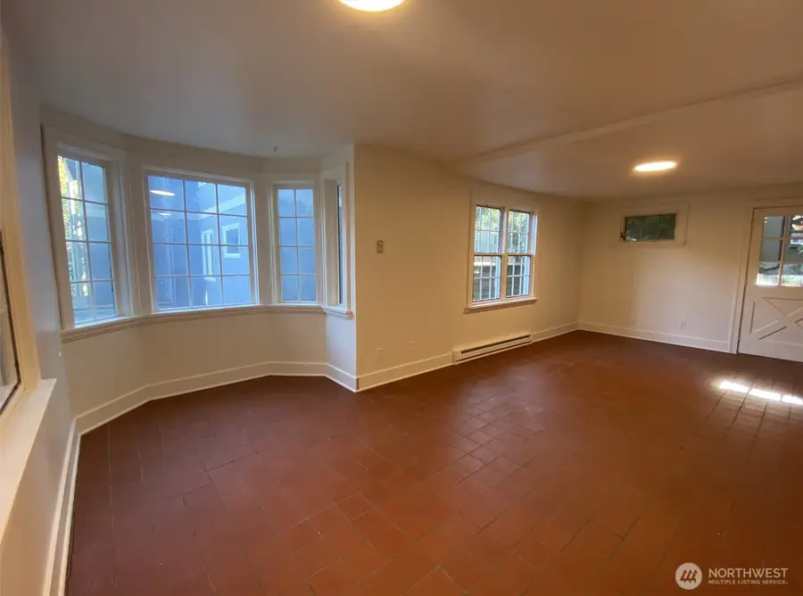2611 3rd Avenue W, Seattle, WA 98119 - Image #3