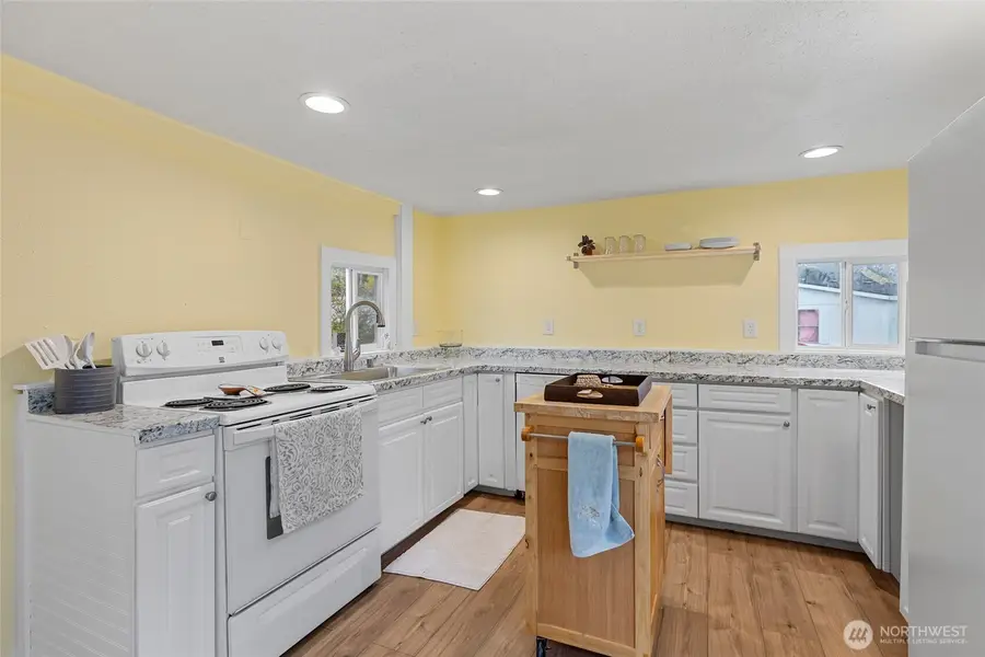 1320 N Oak Harbor Street #107, Oak Harbor, WA 98277 - Image #2