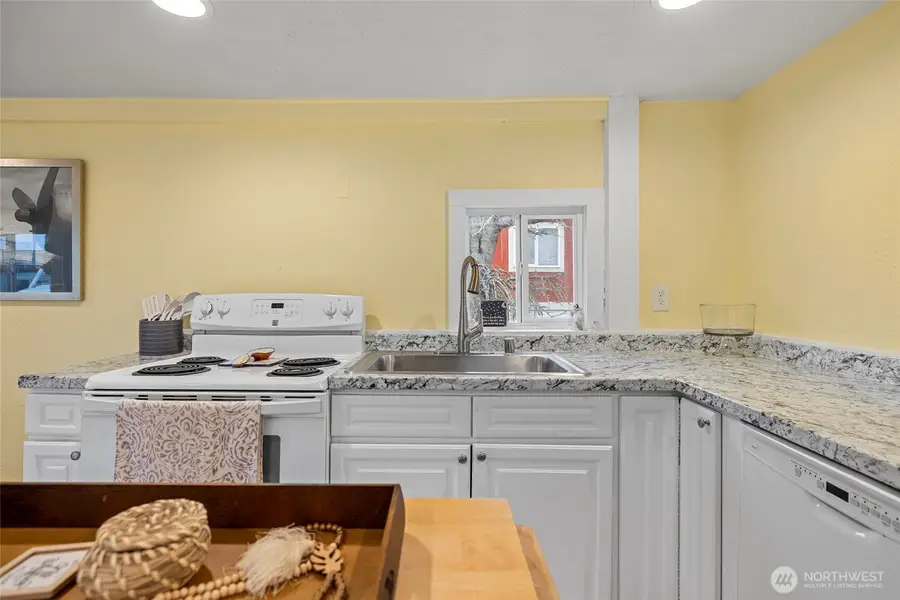 1320 N Oak Harbor Street #107, Oak Harbor, WA 98277 - Image #3