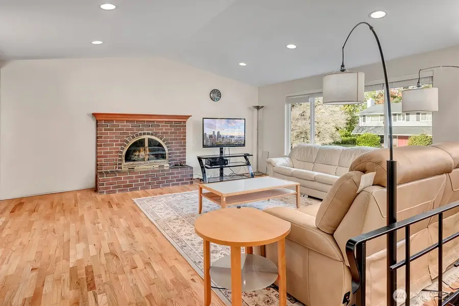 15035 NE 16th Street, Bellevue, WA 98007 - Image #3