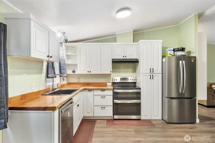 42037 Pine Street, Concrete, WA 98237 - Image #3