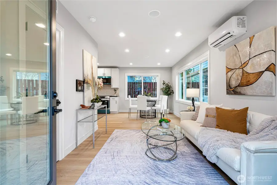 3054 Fairmount Ave Sw, Seattle, WA 98116 - Image #2