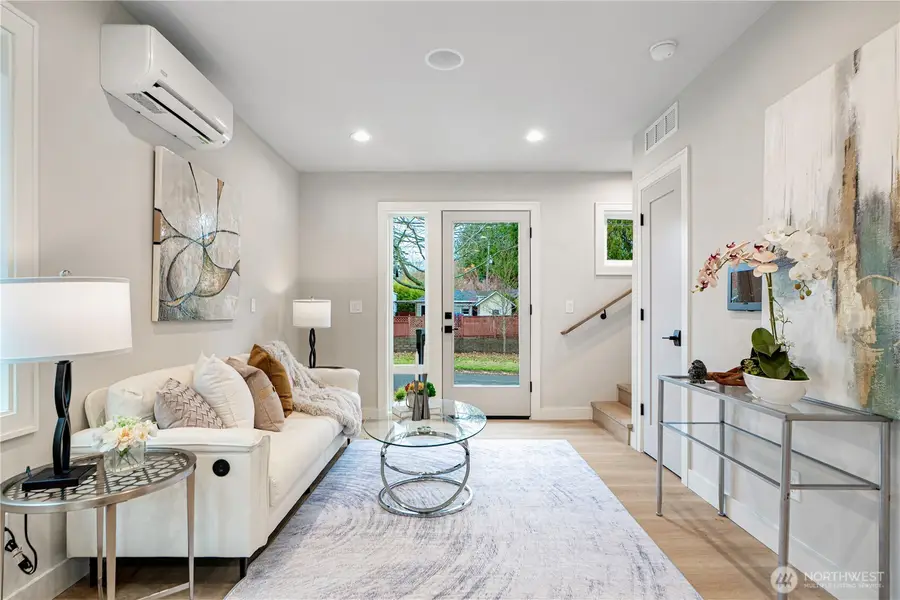 3054 Fairmount Ave Sw #B, Seattle, WA 98116 - Image #3