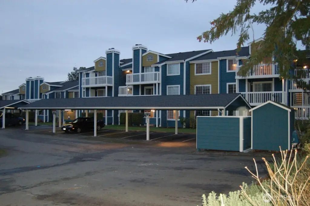 22831 S 30 Avenue S #203, Des Moines, WA 98198 - Image #1