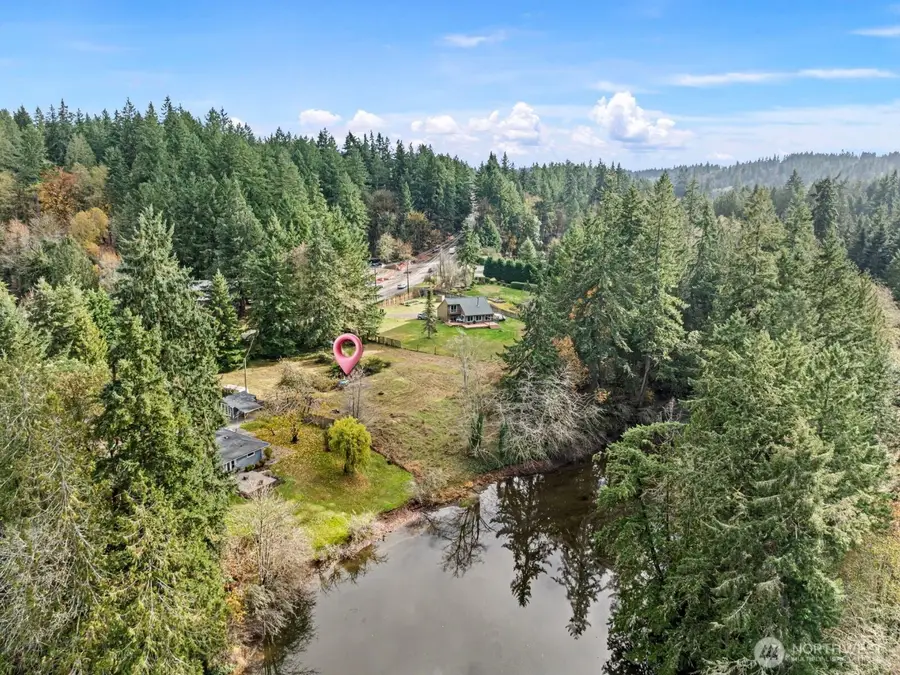 9009 Miller Road Ne, Bainbridge Island, WA 98110 - Image #2