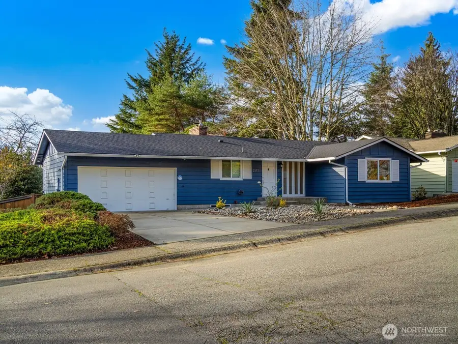 2317 137th Place Se, Bellevue, WA 98005 - Image #2