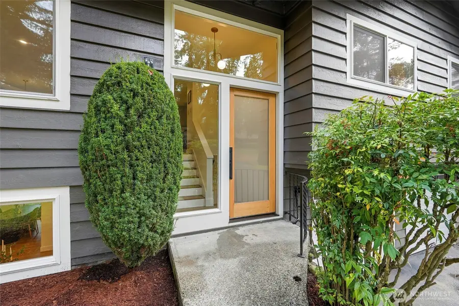 13032 27th Avenue Ne, Seattle, WA 98125 - Image #2