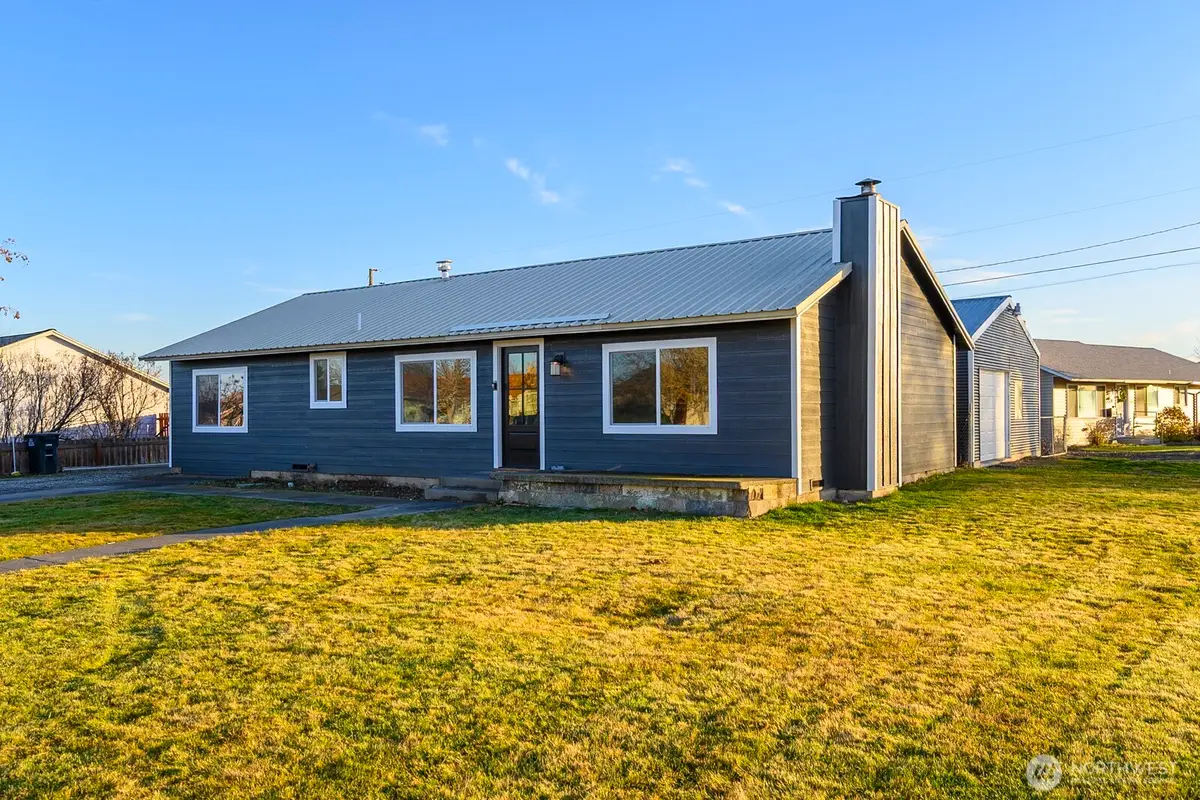 643 W Loop Drive, Moses Lake, WA 99357 - Image #1