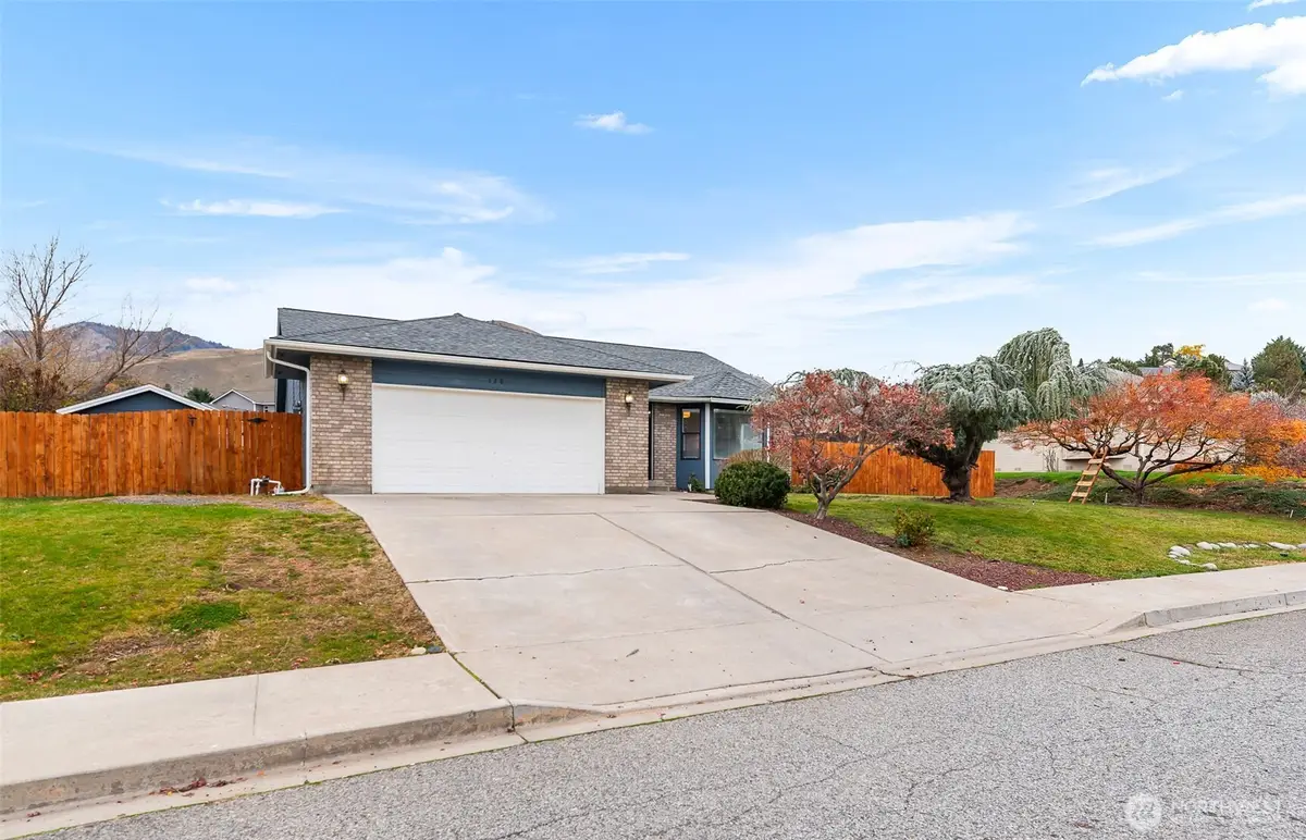 520 Cedar Wood Lane, Wenatchee, WA 98801 - Image #1