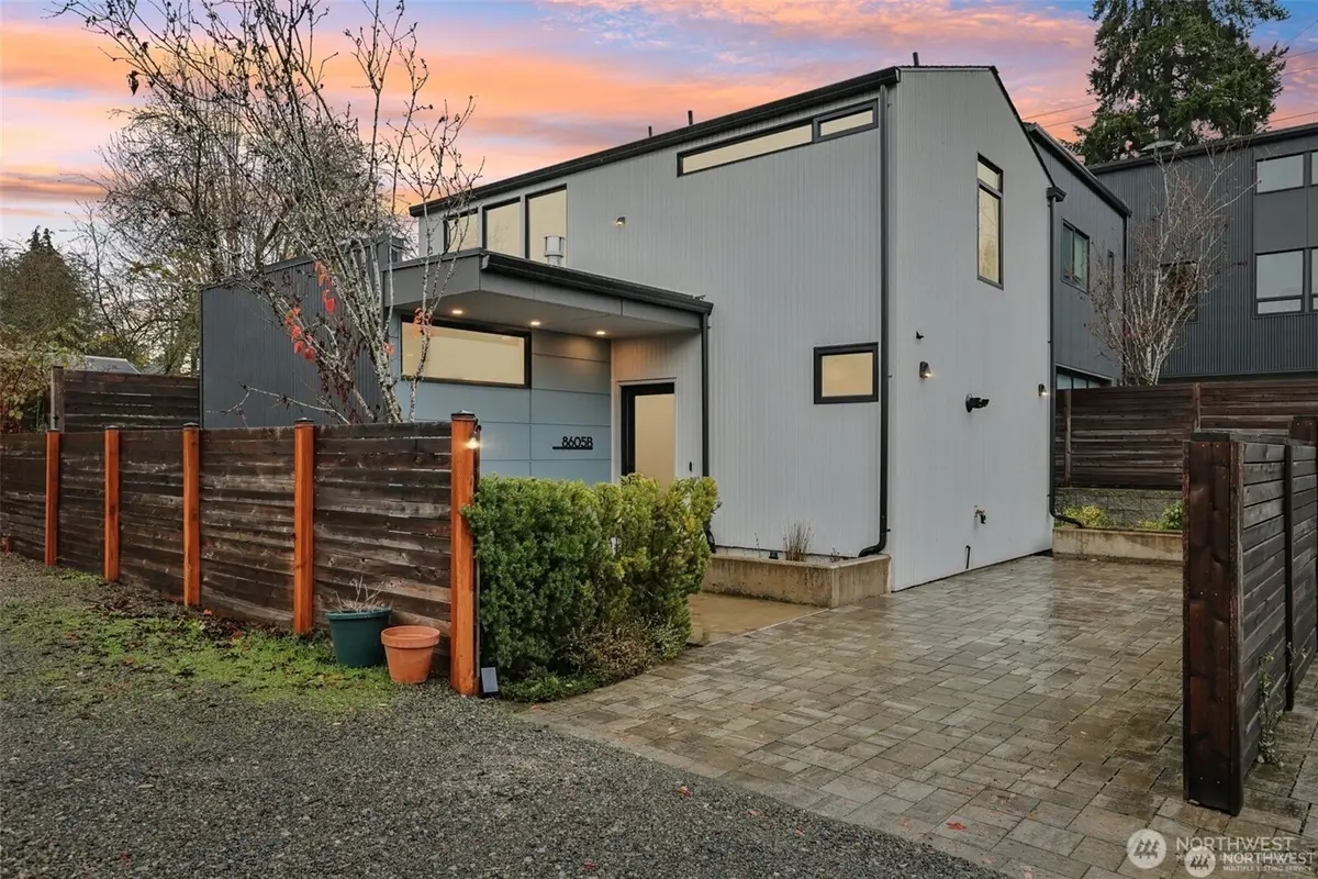 8605 5th Avenue Ne #B, Seattle, WA 98115 - Image #1