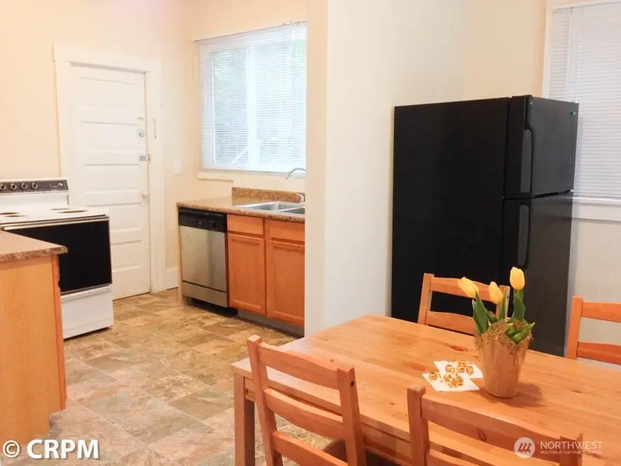 5211 19th Avenue Ne, Seattle, WA 98105 - Image #3