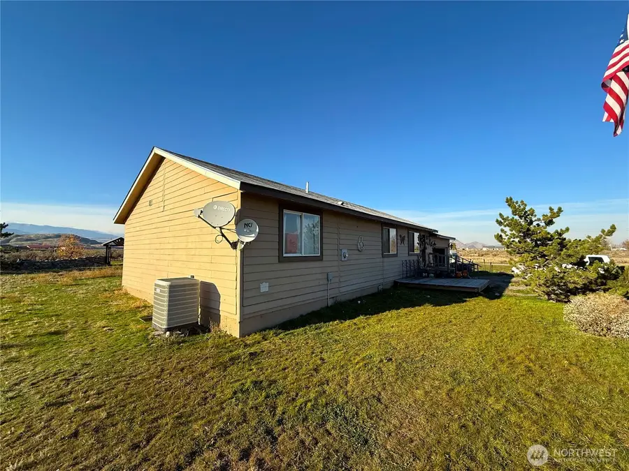 33 Greenacres Road, Riverside, WA 98849 - Image #3