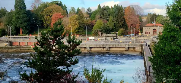 3200 W Commodore Way #206, Seattle, WA 98199