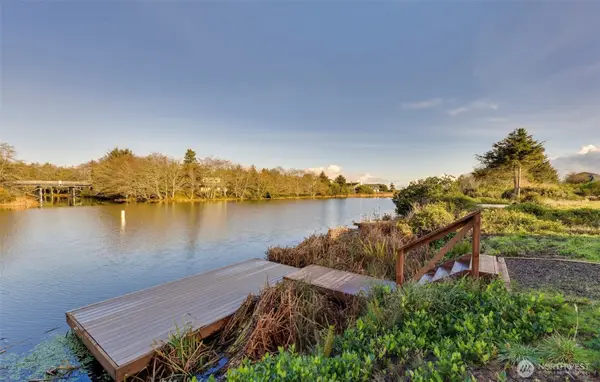 1006 Point Brown Avenue Se, Ocean Shores, WA 98569