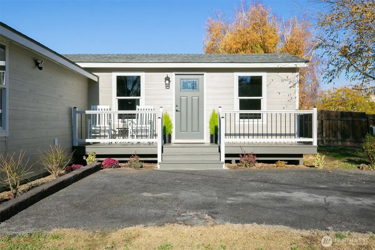 1116 S 18th Avenue, Yakima, WA 98902 - Image #1