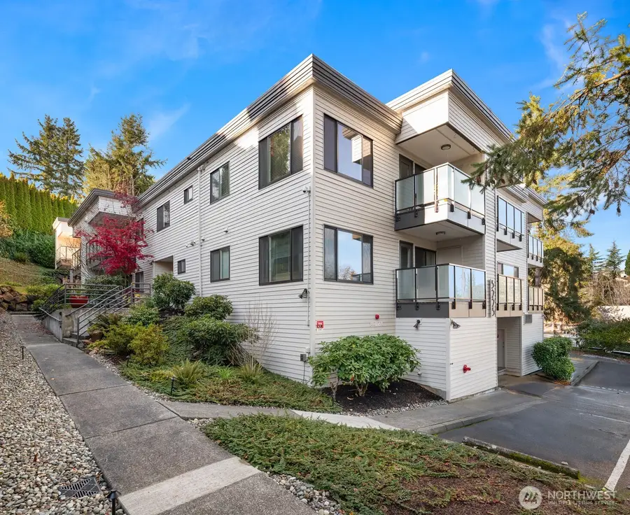 5225 50th Avenue Ne #208, Seattle, WA 98105 - Image #2