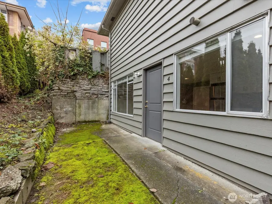 7132 47th Avenue Sw, Seattle, WA 98136 - Image #3