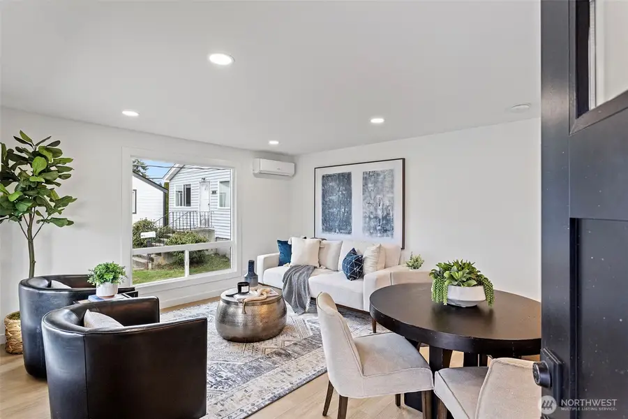 8608 16th Avenue Sw, Seattle, WA 98106 - Image #2