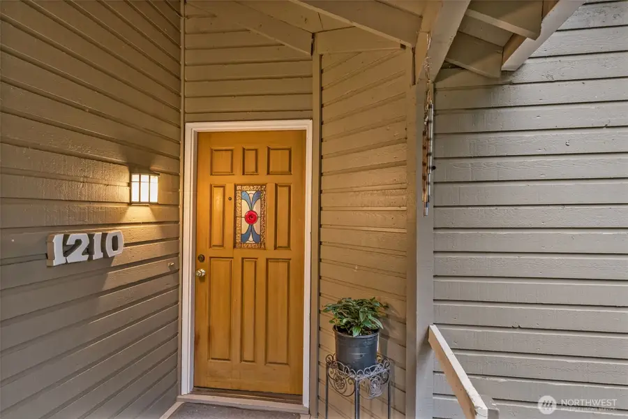 1210 101st Place Ne #1210, Bellevue, WA 98004 - Image #3