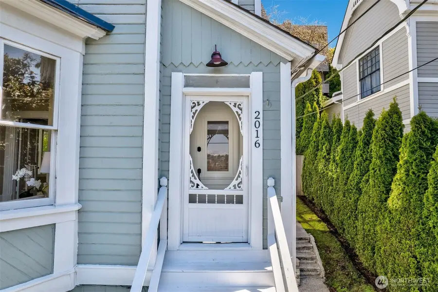 2016 14th Avenue W, Seattle, WA 98119 - Image #2