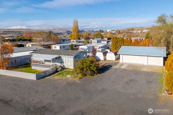 726 E Main Ave #24/25, Soap Lake, WA 98851