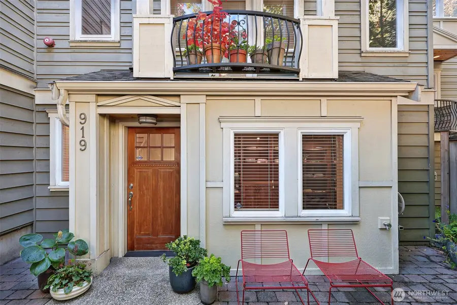 919 Belmont Avenue E, Seattle, WA 98102 - Image #3