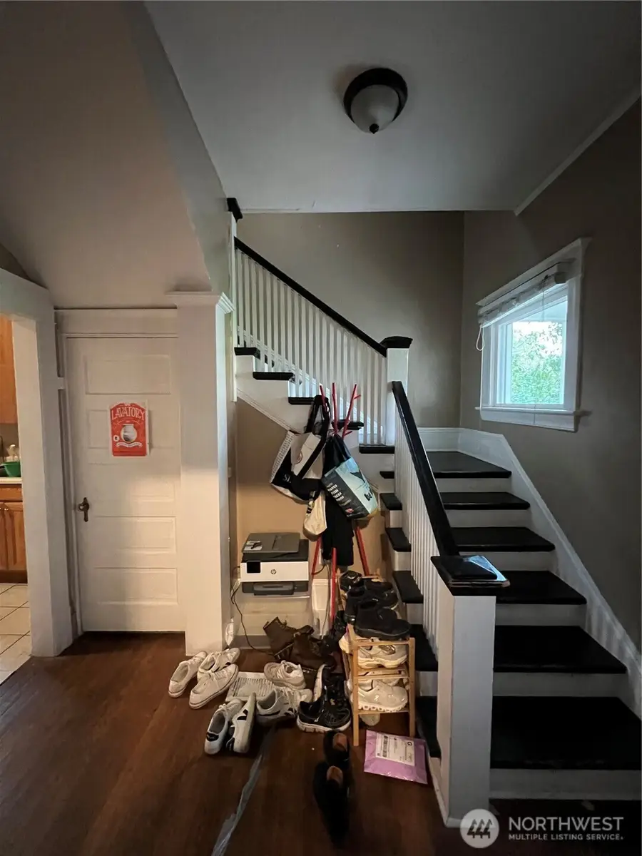 5031 12th Avenue Ne, Seattle, WA 98105 - Image #3