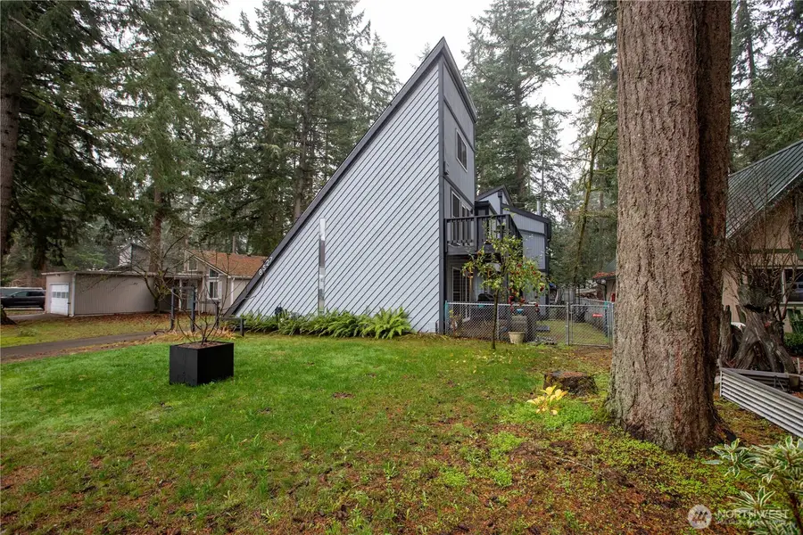 8527 Lake Forest Drive Se, Lacey, WA 98503 - Image #2