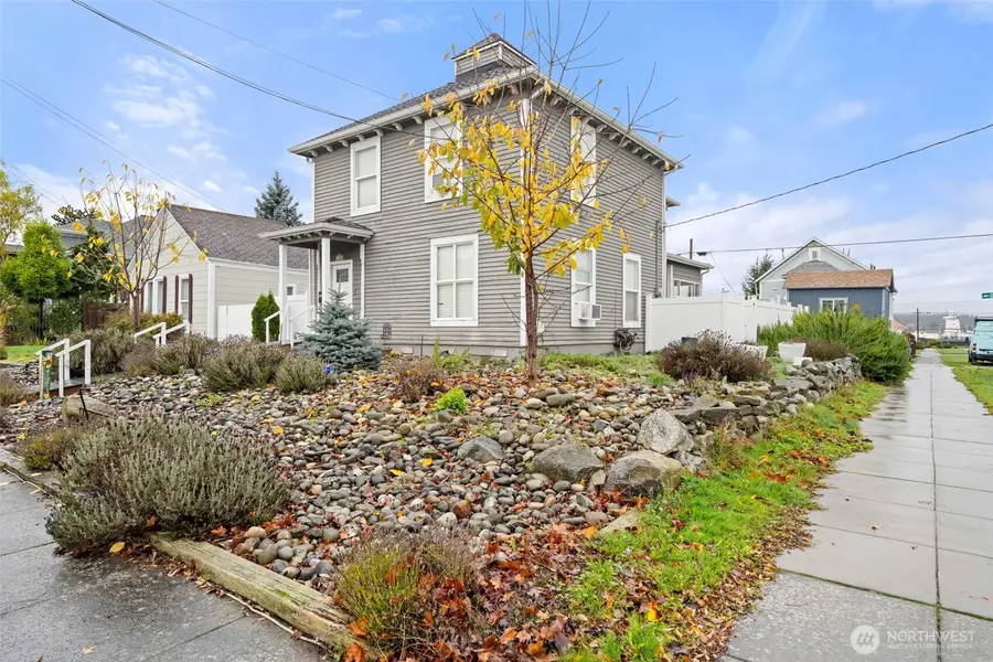 1202 5th Street, Anacortes, WA 98221 - Image #2