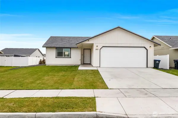 1313 W Polo Ridge Drive, Moses Lake, WA 98837