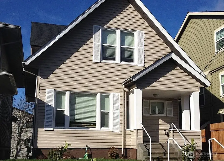 5031 12th Avenue Ne, Seattle, WA 98105 - Image #1