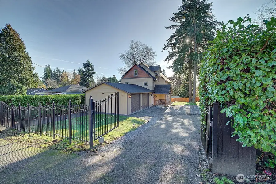 311 NE 117th Street, Seattle, WA 98125 - Image #2