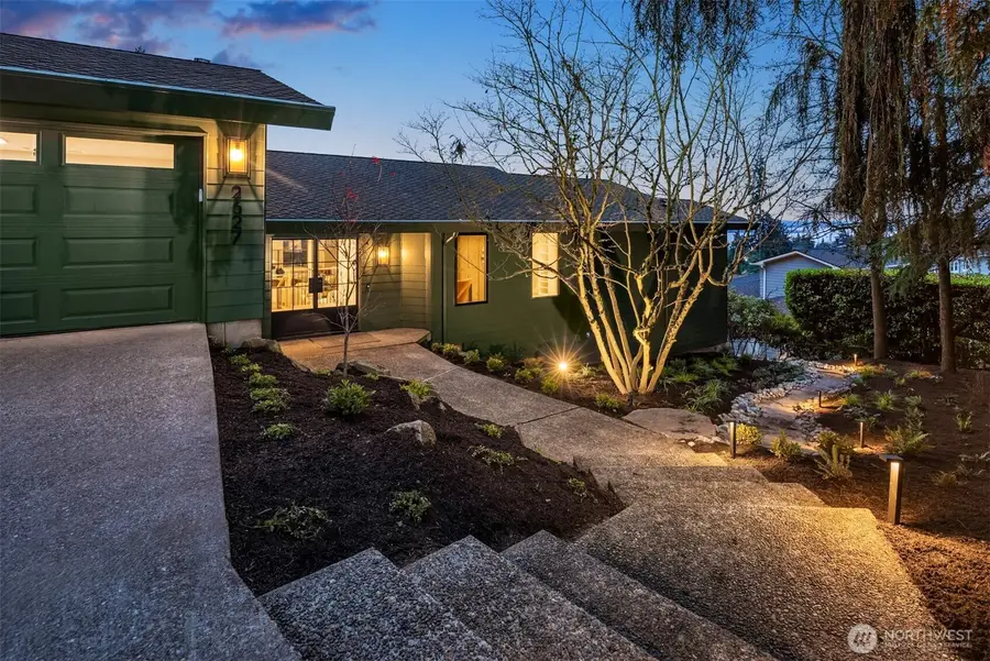 2627 96th Avenue Ne, Clyde Hill, WA 98004 - Image #3