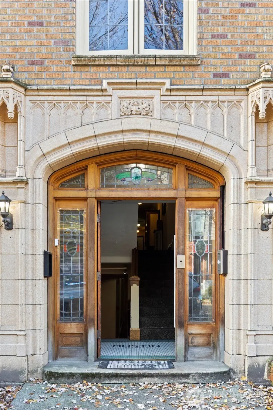 409 10th Avenue E, Seattle, WA 98102 - Image #3