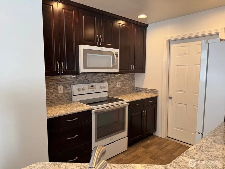 23512 55 Avenue S #16, Kent, WA 98032 - Image #2